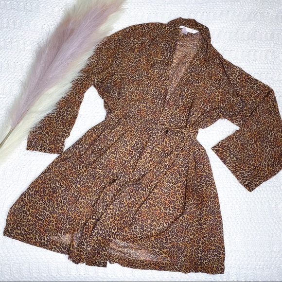 Victoria’s Secret Leopard Print Semi-Sheer Rare Unique Robe or Swimsuit Cover-Up - Picture 7 of 16
